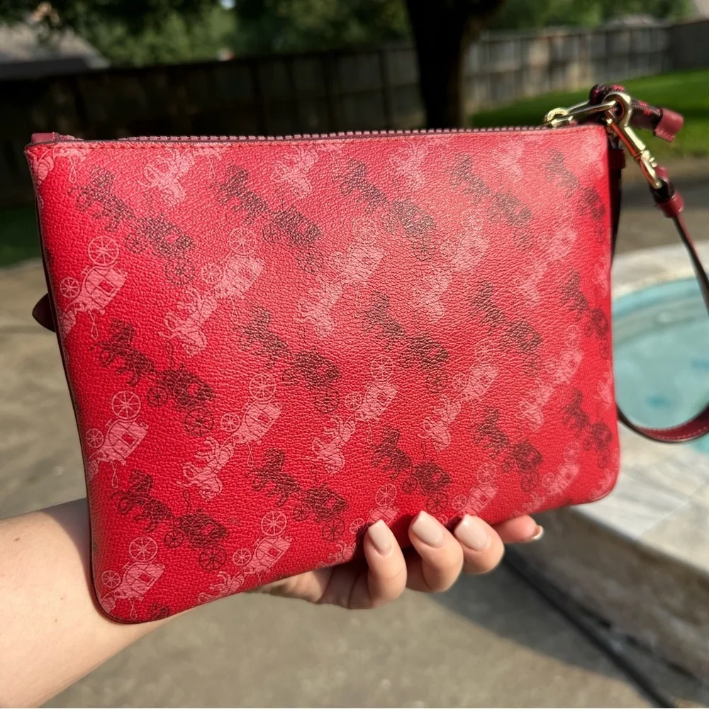 Coach Rare Red 9.25”x6.75” F84635 JAY SHELLS Horse & Carriage Gallery Pouch NWOT